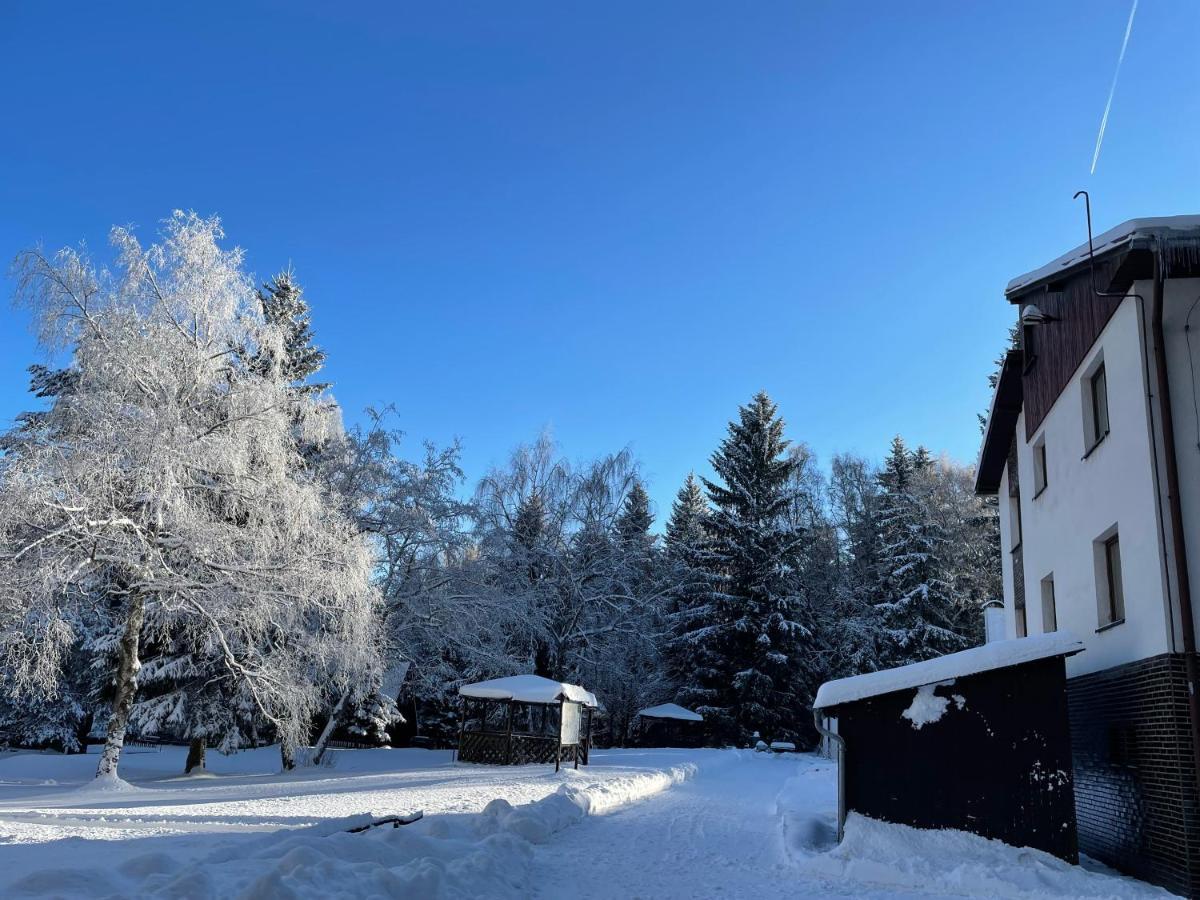 Hotel A Penzion Pegas Vlachovice エクステリア 写真