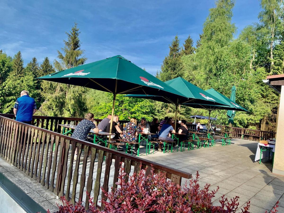 Hotel A Penzion Pegas Vlachovice エクステリア 写真
