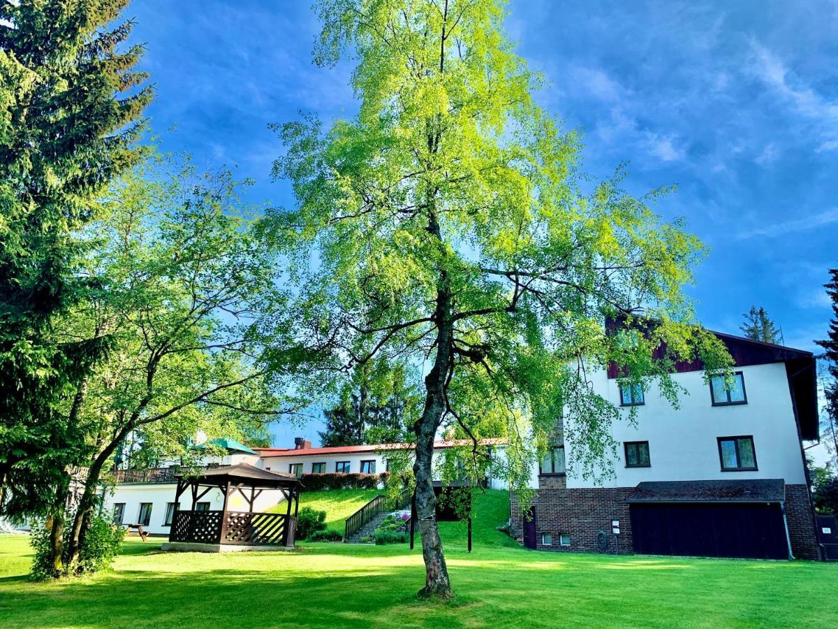 Hotel A Penzion Pegas Vlachovice エクステリア 写真