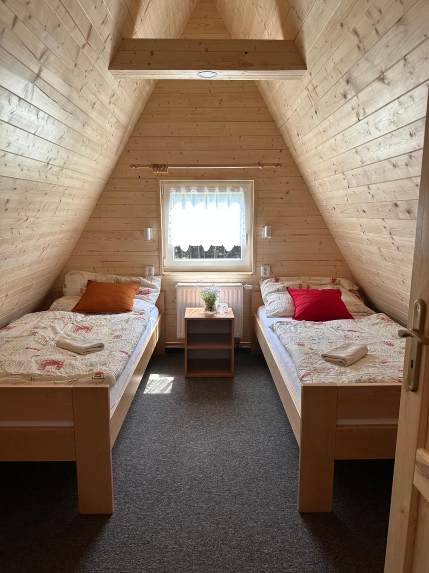 Hotel A Penzion Pegas Vlachovice エクステリア 写真
