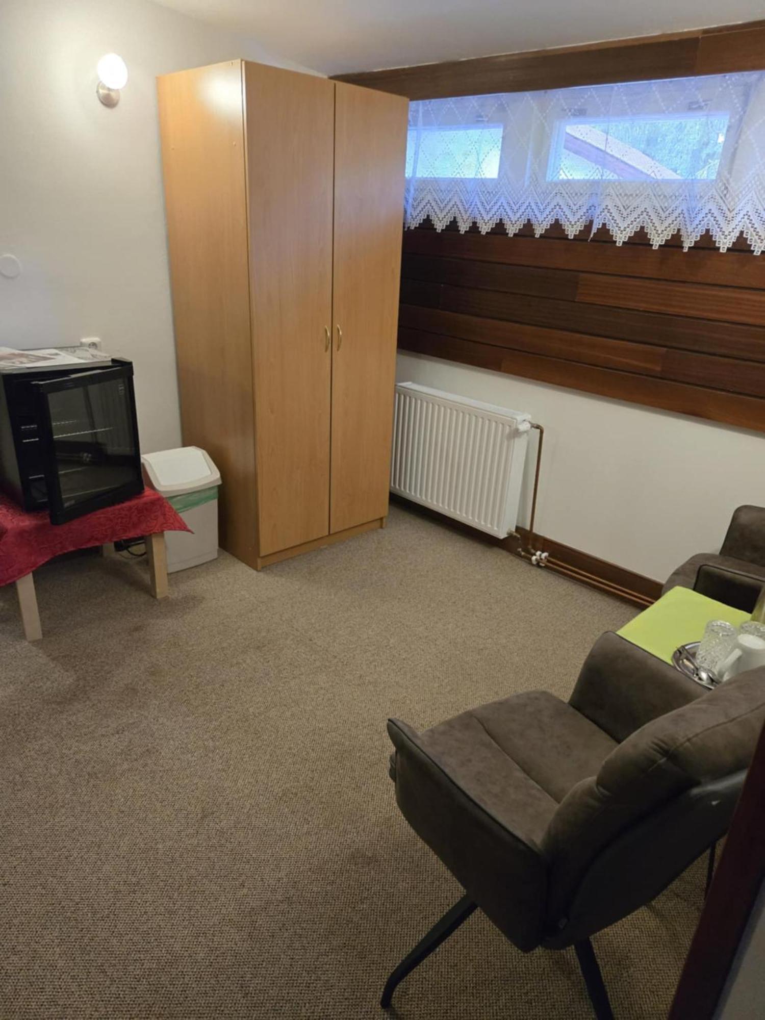 Hotel A Penzion Pegas Vlachovice エクステリア 写真